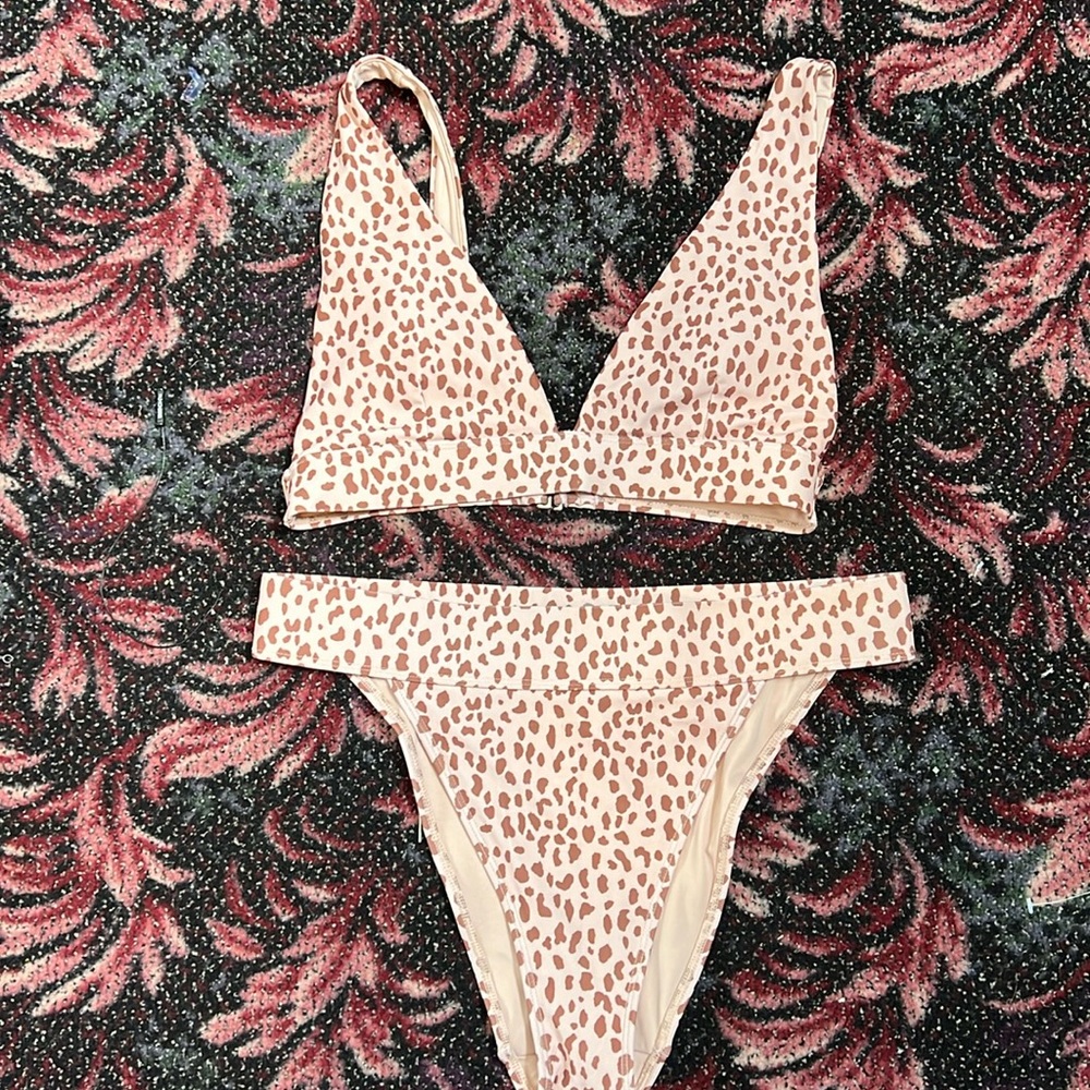 Bikini 👙 Tan and brown both new with tags Large top XL bottom